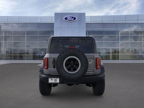 New 2025 Ford Bronco Badlands image 5