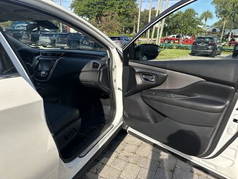 Used 2022 Nissan Murano SV FWD image 23