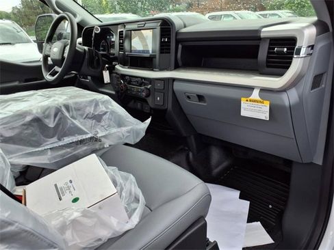 New 2025 Ford F550 4x4 Regular Cab Super Duty w/ XL Chrome Package image 10