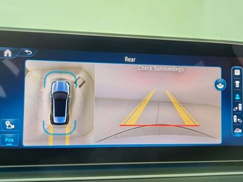 Used 2024 Mercedes-Benz GLE 450e 4MATIC w/ AMG Line Exterior image 46