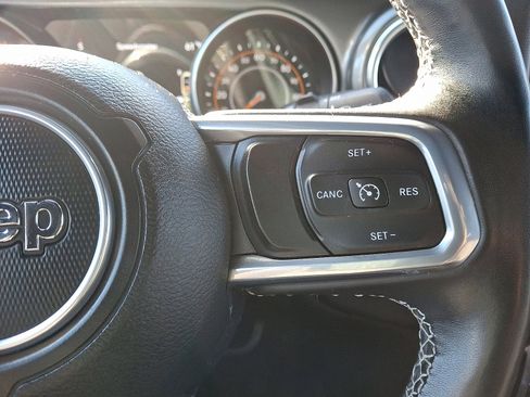 Certified 2022 Jeep Wrangler Unlimited Sahara w/ LED Lighting Group image 22