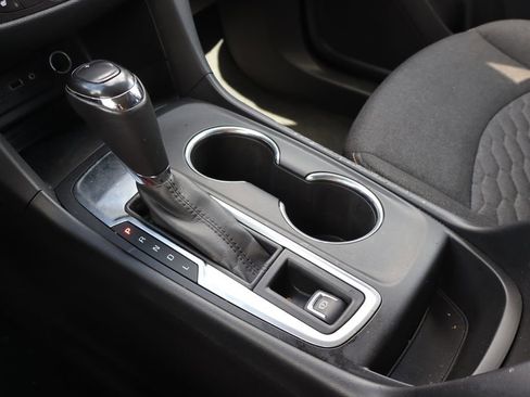 Used 2019 Chevrolet Equinox LT FWD image 8