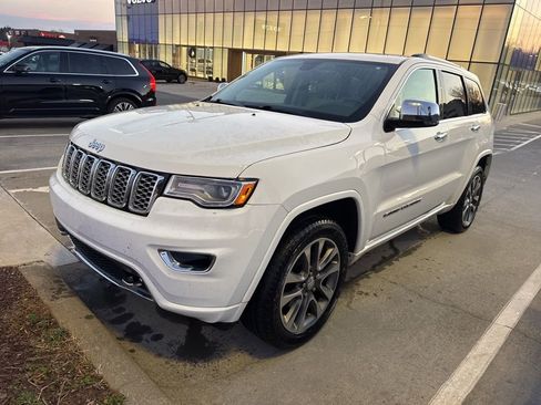 Used 2017 Jeep Grand Cherokee Overland image 4