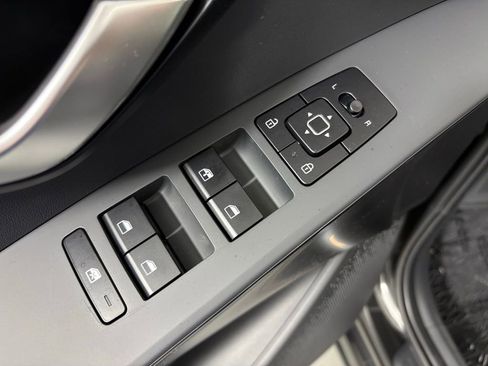 New 2026 Kia Niro LX image 15