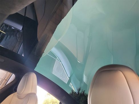 Used 2022 Tesla Model S image 16