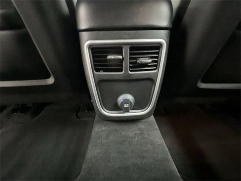 Used 2014 Chrysler 300 AWD w/ Driver Convenience Group image 21