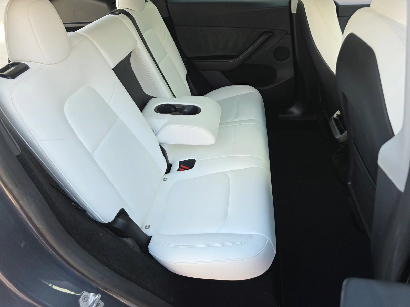 Used 2023 Tesla Model Y Long Range AWD/4WD image 31