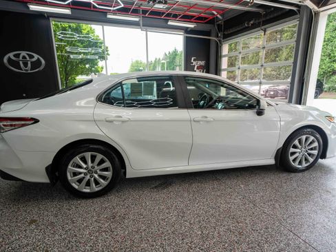 Used 2020 Toyota Camry LE FWD image 4