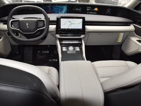 New 2026 Lincoln Nautilus Premier AWD/4WD image 16