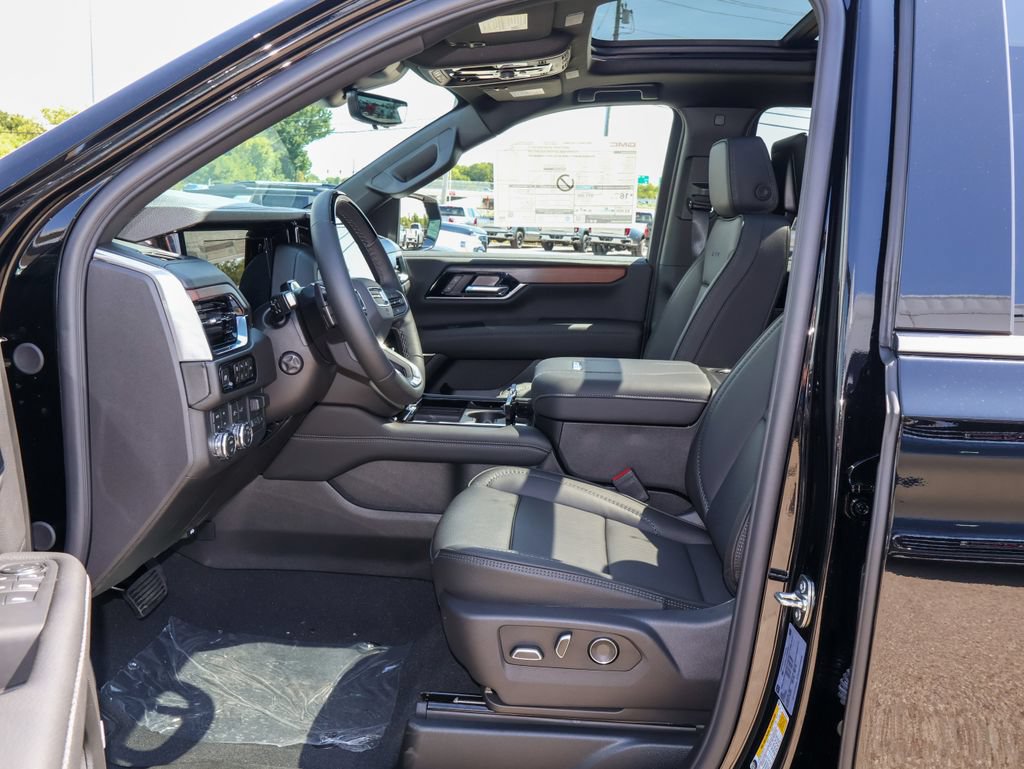New 2026 GMC Yukon XL Denali w/ Denali Reserve Package AWD/4WD image 8