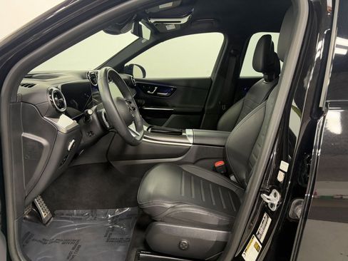 Used 2024 Mercedes-Benz GLC 300 4MATIC w/ AMG Line image 8