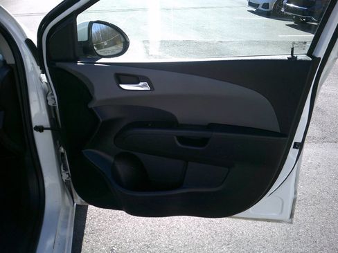 Used 2016 Chevrolet Sonic LT FWD image 12