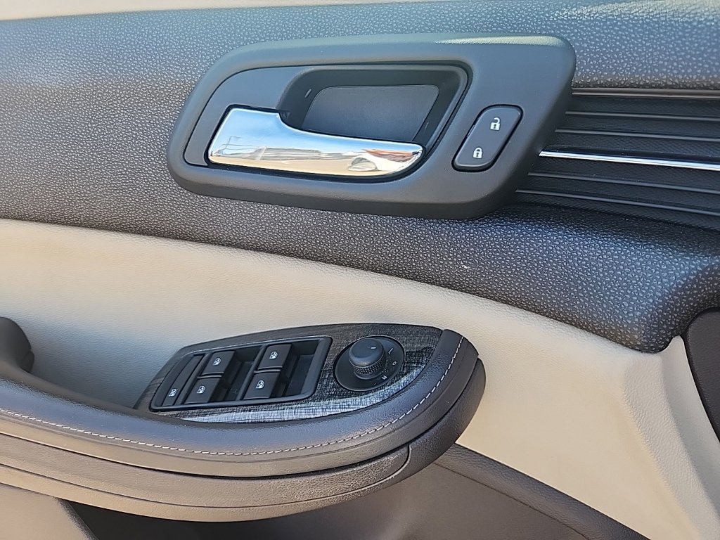 Used 2015 Chevrolet Malibu LT FWD image 26