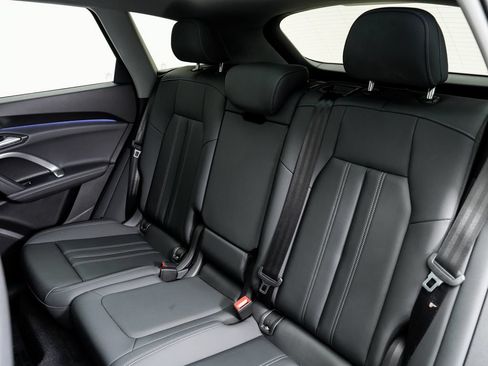 Certified 2025 Audi Q5 Premium w/ Convenience Package AWD/4WD image 23