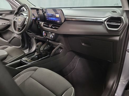 Used 2025 Chevrolet TrailBlazer LT FWD image 29
