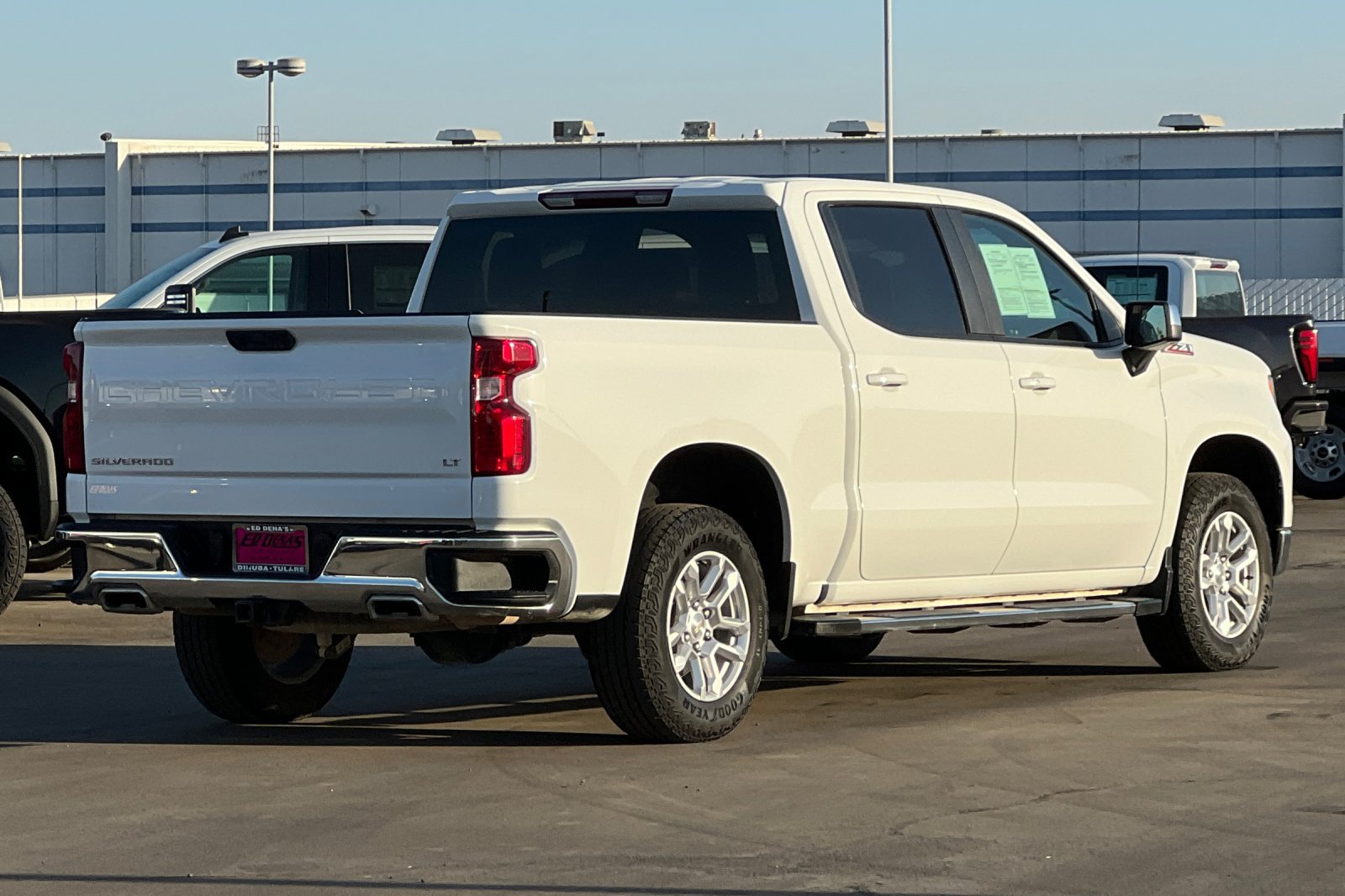 Used 2025 Chevrolet Silverado 1500 LT AWD/4WD image 4