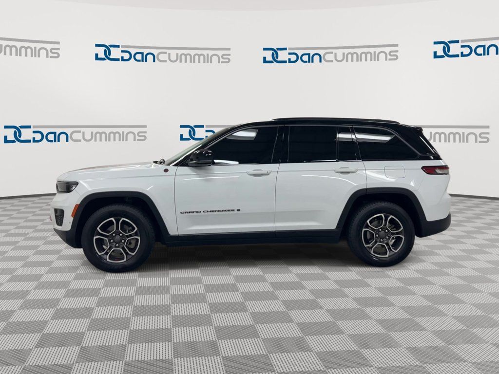 Used 2022 Jeep Grand Cherokee Trailhawk w/ ADV Protech Group II AWD/4WD image 5