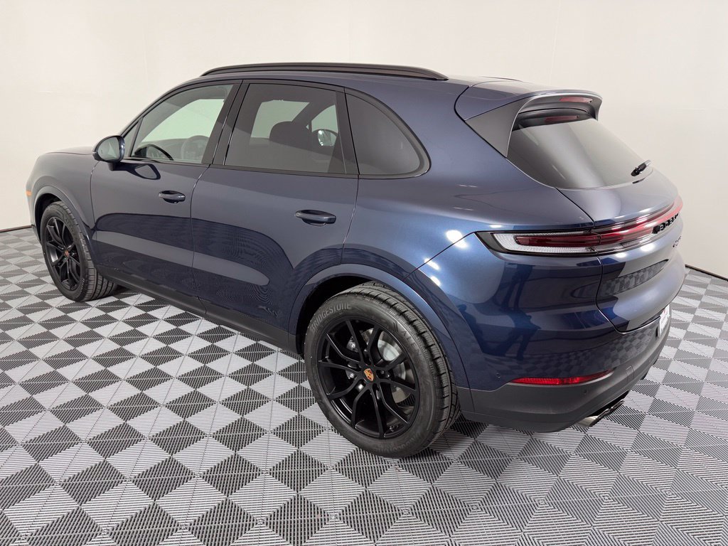 Used 2026 Porsche Cayenne AWD/4WD image 3