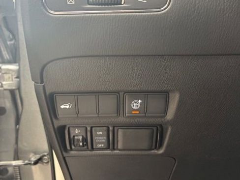 Used 2018 Nissan Armada SL w/ Premium Package AWD/4WD image 14