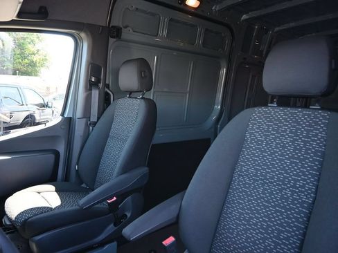 Used 2019 Mercedes-Benz Sprinter 144 image 19