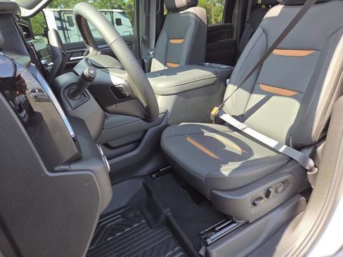 New 2026 GMC Sierra 2500 AT4 w/ AT4 Premium Plus Package AWD/4WD image 30