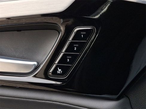 Used 2025 Acura MDX w/ Technology Package image 33