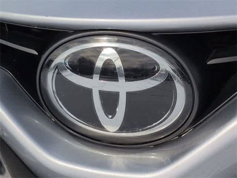 Used 2023 Toyota Camry SE image 11