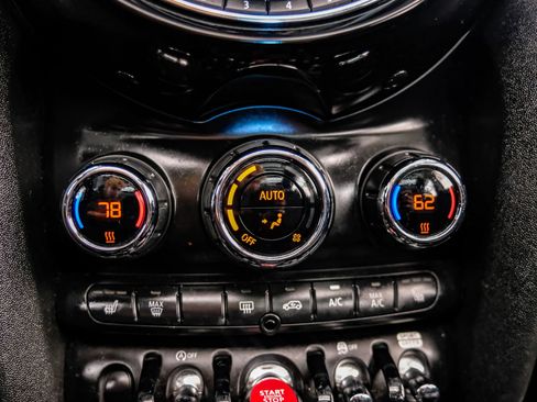 Used 2019 MINI Cooper S w/ Premium Package image 21