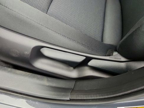 Used 2025 Toyota Prius LE image 11