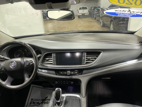 Used 2020 Buick Enclave Essence image 23