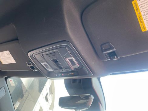 Used 2025 GMC Sierra 1500 AT4 w/ Technology Package AWD/4WD image 23