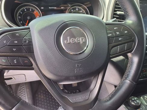 Used 2020 Jeep Cherokee Trailhawk AWD/4WD image 24