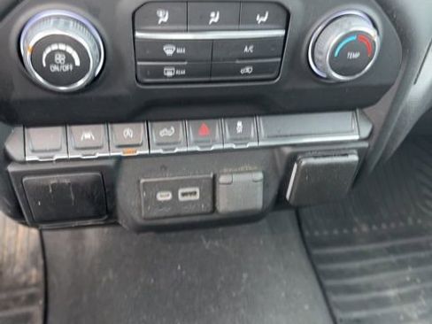 Used 2022 Chevrolet Silverado 1500 Custom image 16