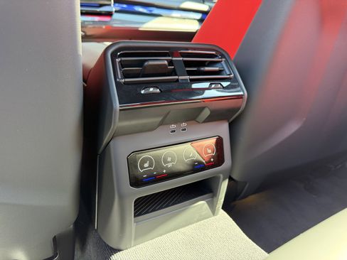 Used 2026 BMW M5 w/ Carbon Package image 20