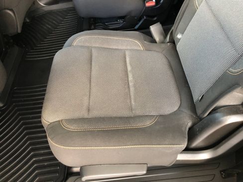 Used 2021 Chevrolet Traverse LT AWD/4WD image 14