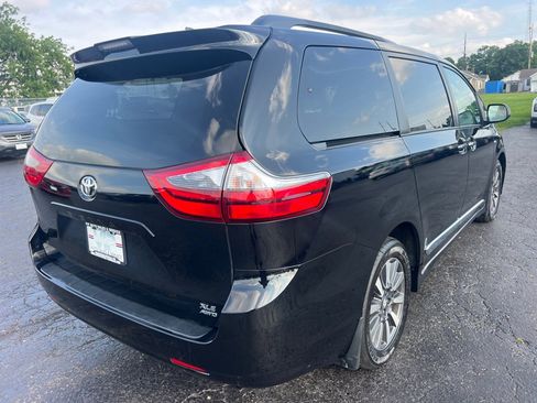 Used 2020 Toyota Sienna XLE AWD/4WD image 7