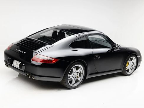 Used 2005 Porsche 911 Carrera S RWD image 3