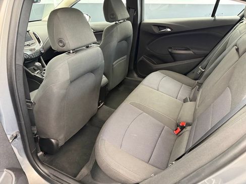 Used 2018 Chevrolet Cruze LT w/ Convenience Package FWD image 62