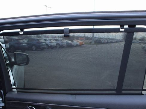 Used 2024 Jeep Grand Cherokee L Limited w/ Luxury Tech Group II image 16