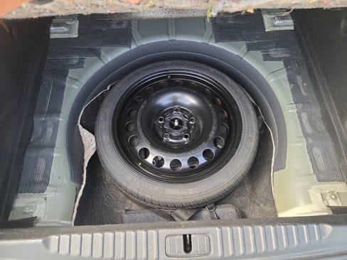 Used 2012 Buick Verano FWD image 24
