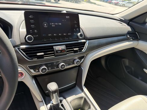Used 2019 Honda Accord LX image 29