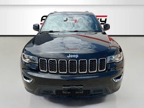 Used 2021 Jeep Grand Cherokee Laredo X AWD/4WD image 2