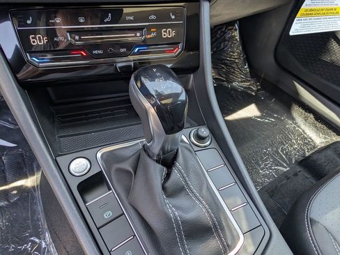 New 2025 Volkswagen Jetta SE image 12