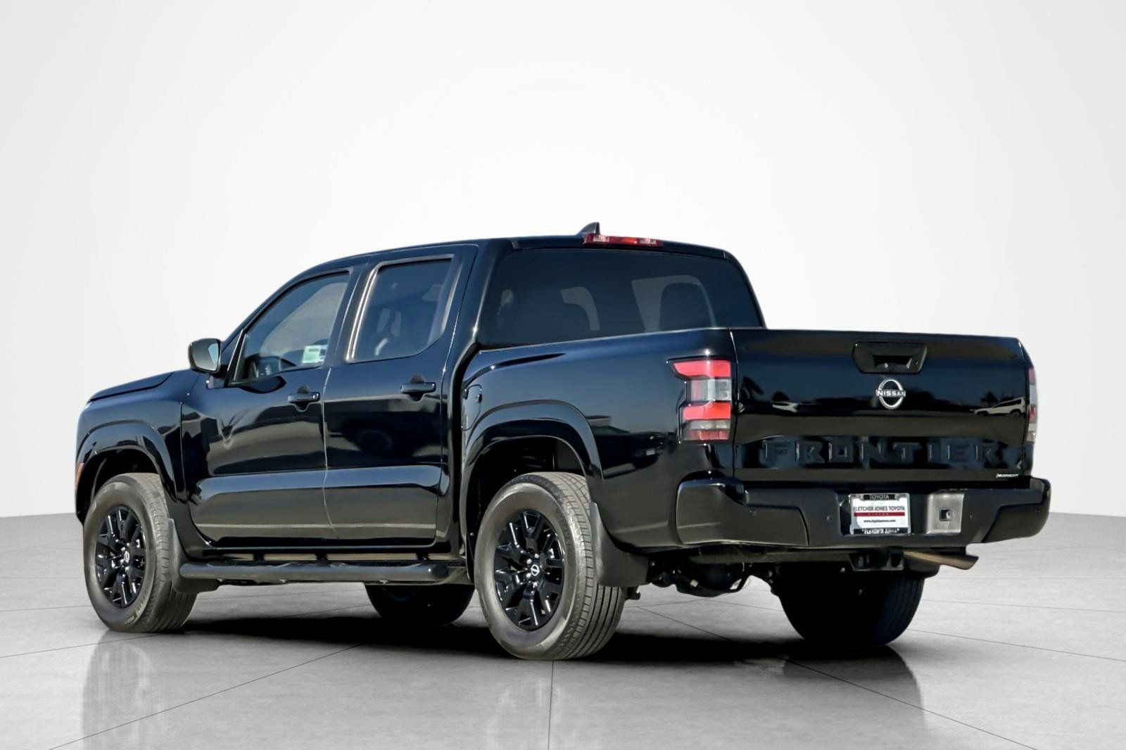 Used 2023 Nissan Frontier SV w/ Midnight Edition Package RWD image 3