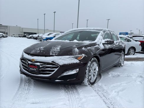 Used 2020 Chevrolet Malibu LT image 2