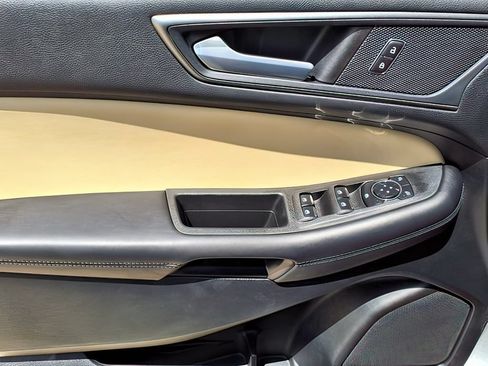 Used 2023 Ford Edge SE w/ Black Appearance Package AWD/4WD image 19