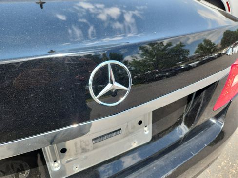 Used 2011 Mercedes-Benz E 550 4MATIC Sedan image 23