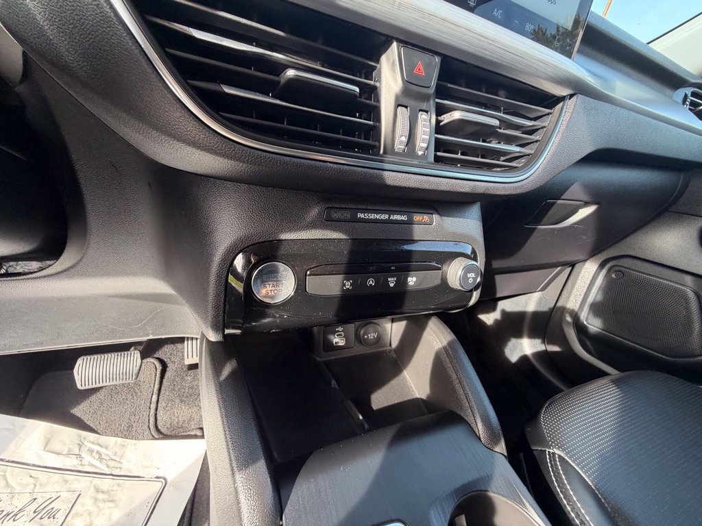 Certified 2025 Ford Escape Platinum AWD/4WD image 20