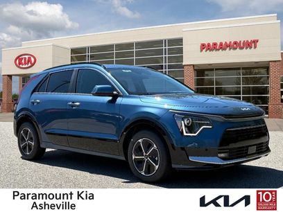 New 2025 Kia Niro SX