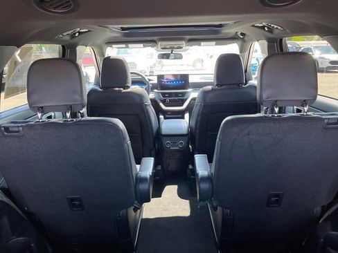 Used 2025 Ford Explorer ST-Line AWD/4WD image 31